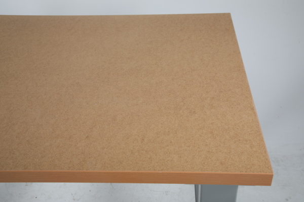 Bordplate board til kraftig arbeidsbord nærbilde 1